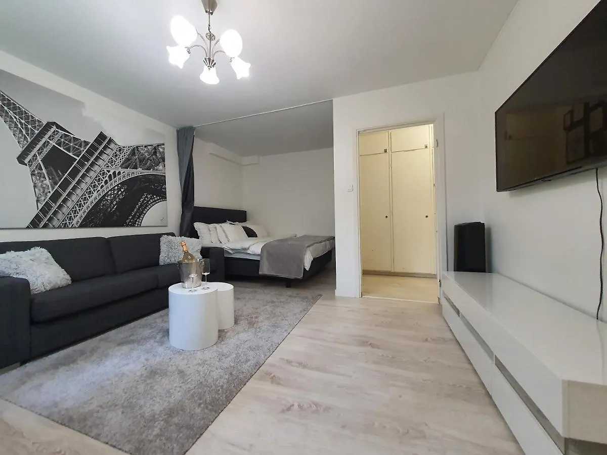 Close To The Metro And The Beach!!! With A View Of The Scandinavian Forest Stockholm Sweden