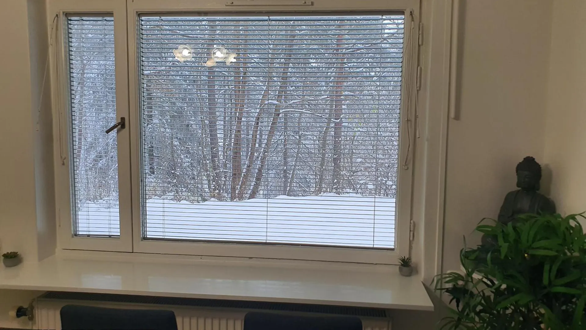 Apartment Close To The Metro And The Beach!!! With A View Of The Scandinavian Forest Stockholm